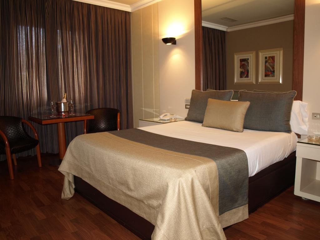 Motel Aeropuerto Vigo Phòng bức ảnh