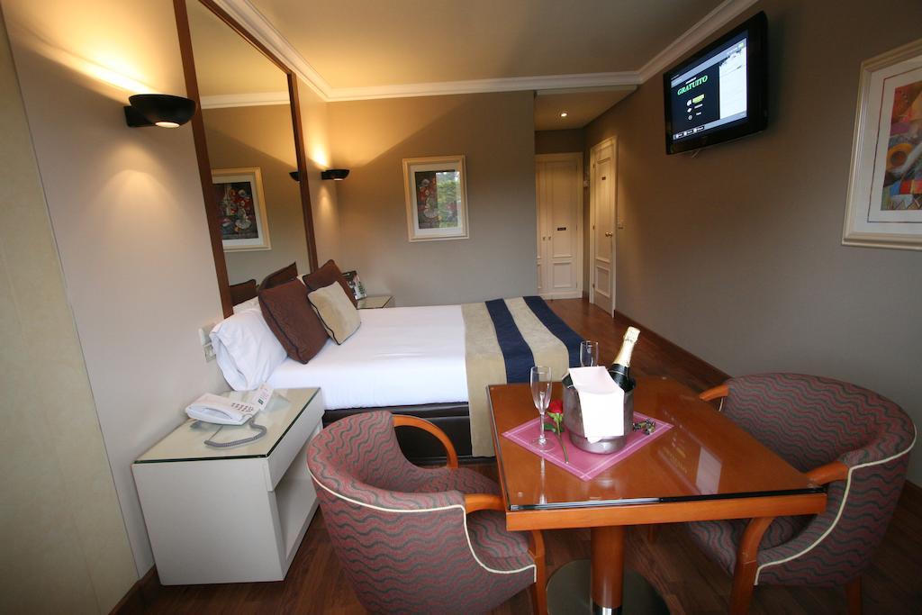 Motel Aeropuerto Vigo Phòng bức ảnh