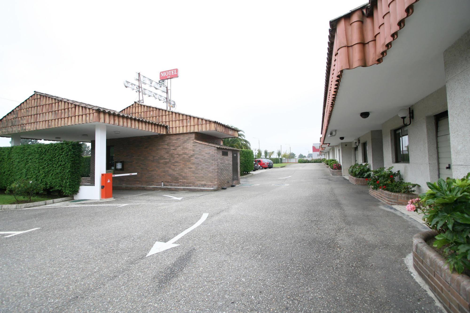 Motel Aeropuerto Vigo Ngoại thất bức ảnh