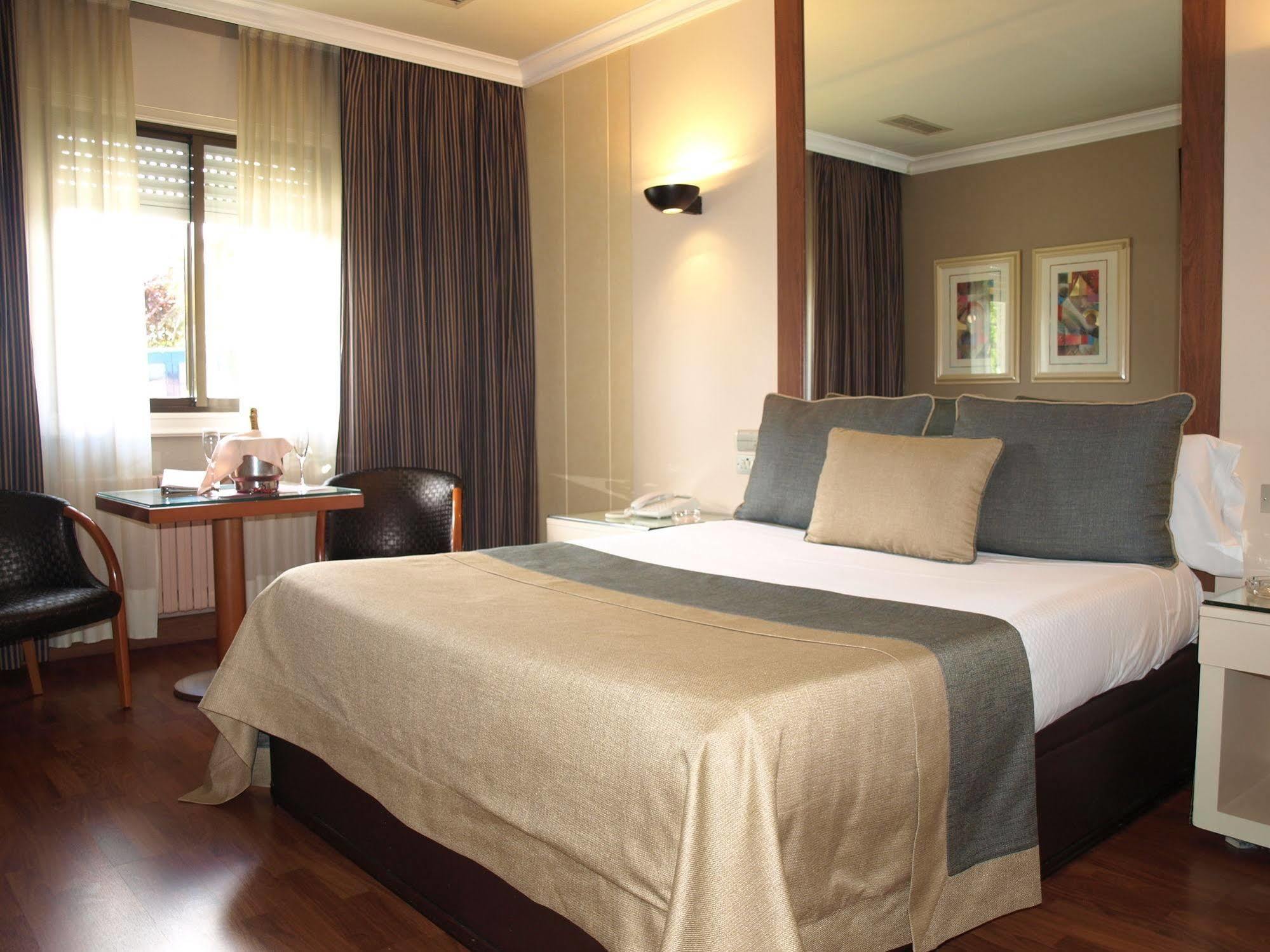 Motel Aeropuerto Vigo Ngoại thất bức ảnh