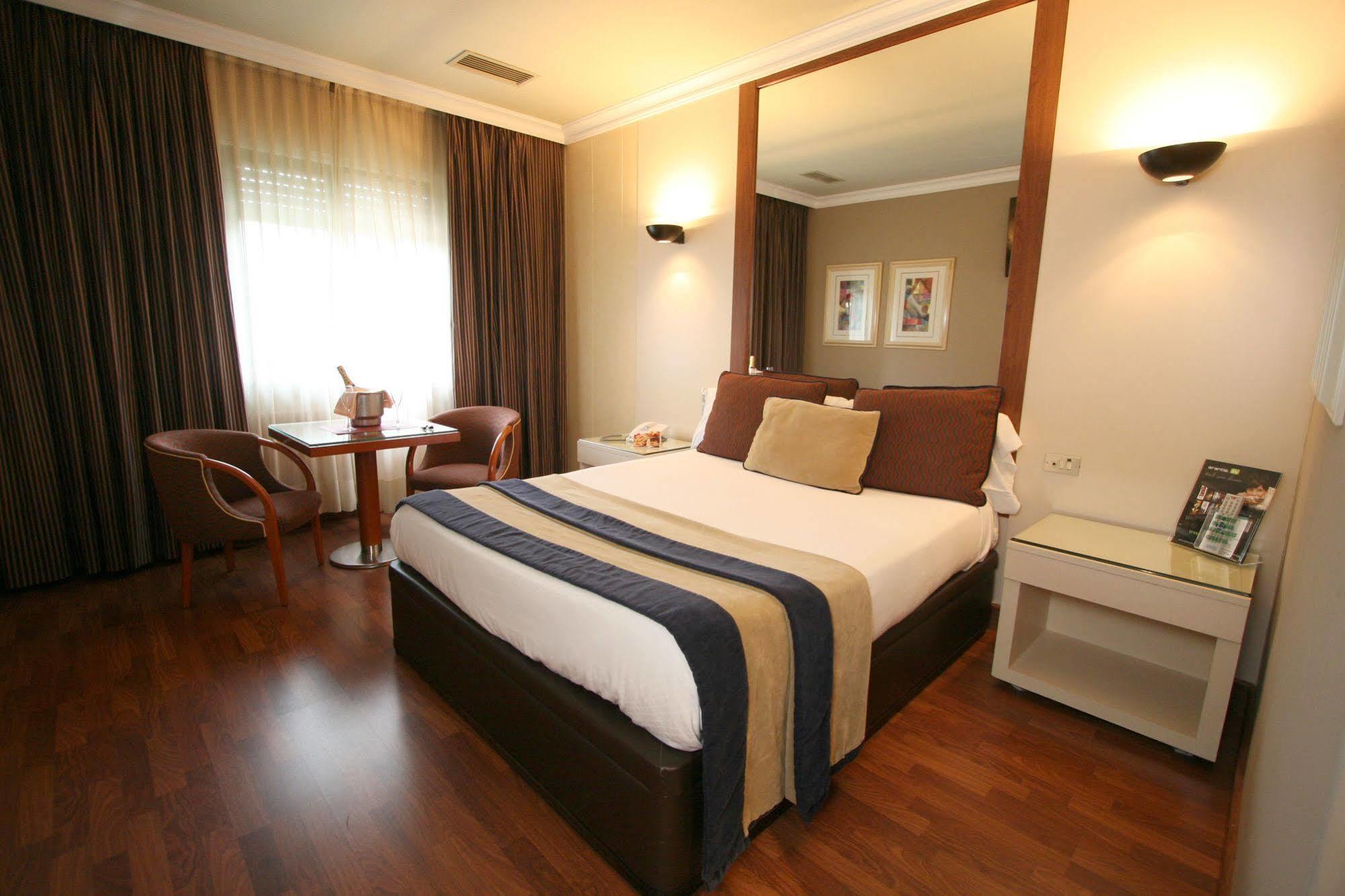 Motel Aeropuerto Vigo Ngoại thất bức ảnh